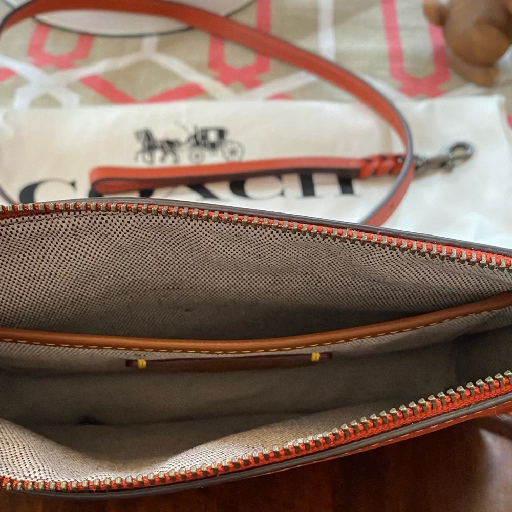 Coach Crossbody and clutch - Picture 8 of 11